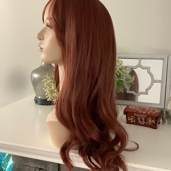 NWT Beautiful Auburn Wig - Picture 6 of 10